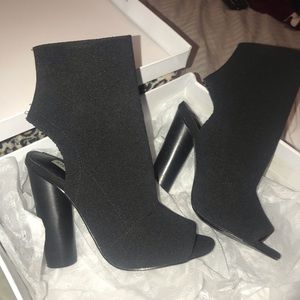 Steve Madden young bootie